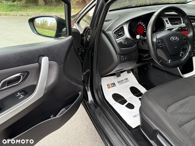 Kia Ceed 1.6 GDI Dream Team Edition - 22