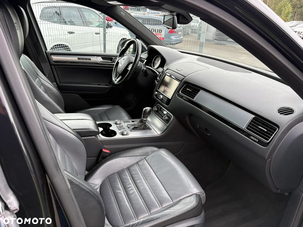 Volkswagen Touareg 3.0 V6 TDI BMT Perfectline R-Style - 30