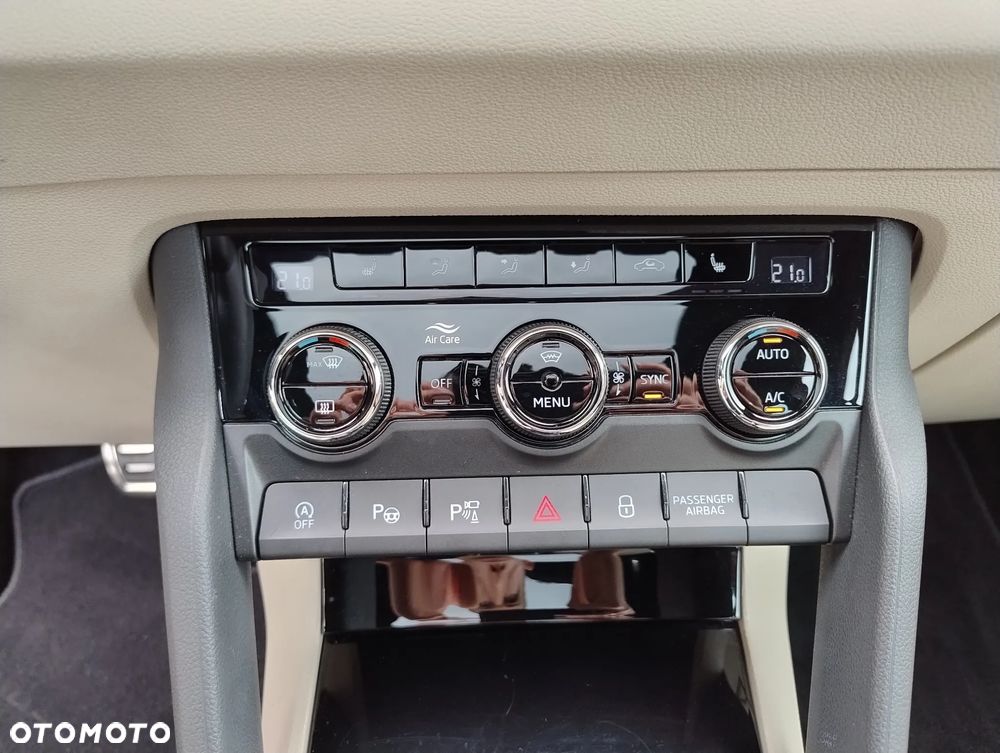 Skoda Karoq 1.5 TSI ACT 4x2 Style DSG - 16