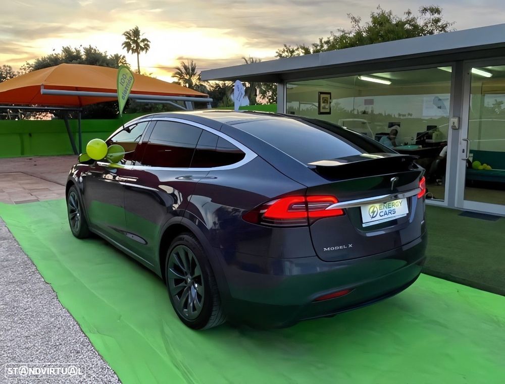 Tesla Model X 100D - 12