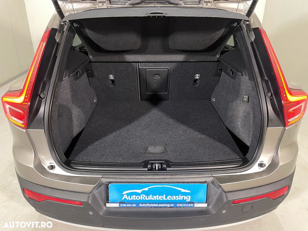 Volvo XC 40 B4 AT8 AWD Mild Hybrid Momentum Pro - 13