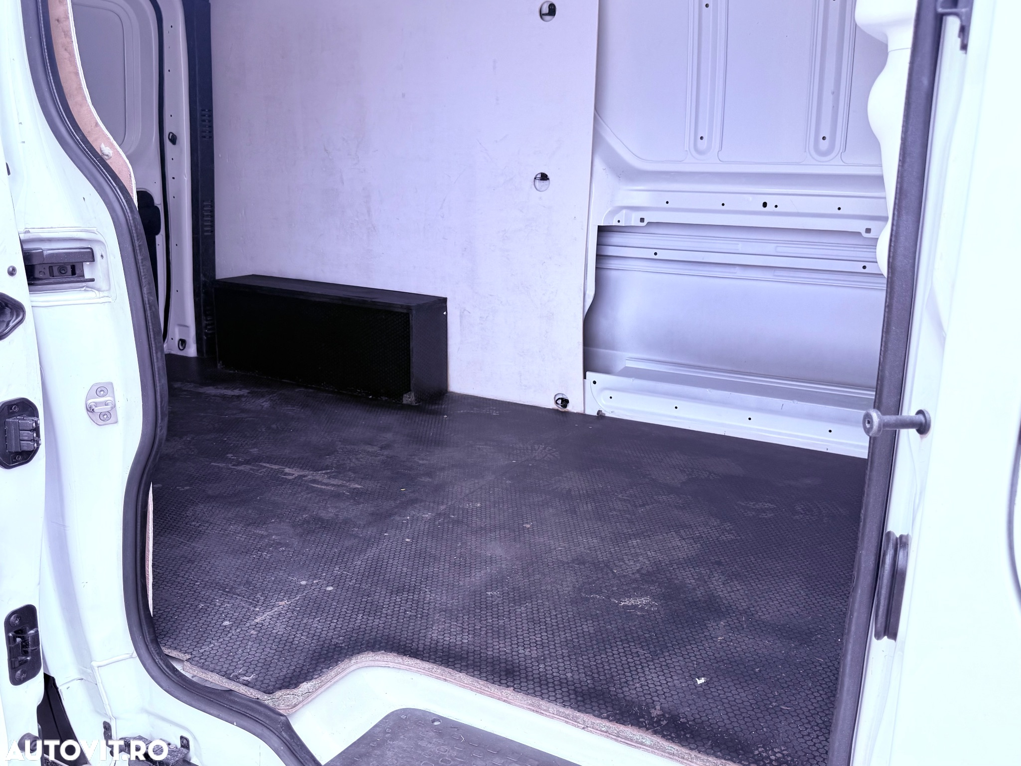 Renault Trafic 2.0 Blue dCi 146 Furgon Cabina Dubla L2H1 Authentique - 16