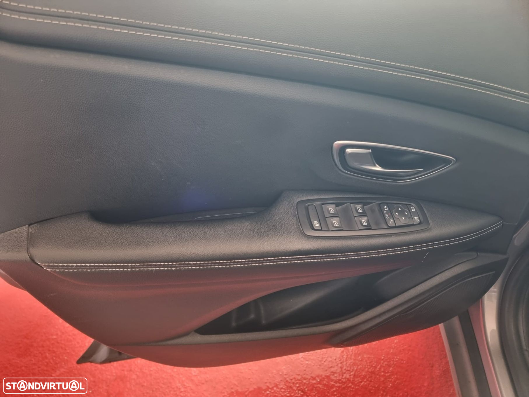 Renault Grand Scénic 1.6 dCi Intens SS - 25