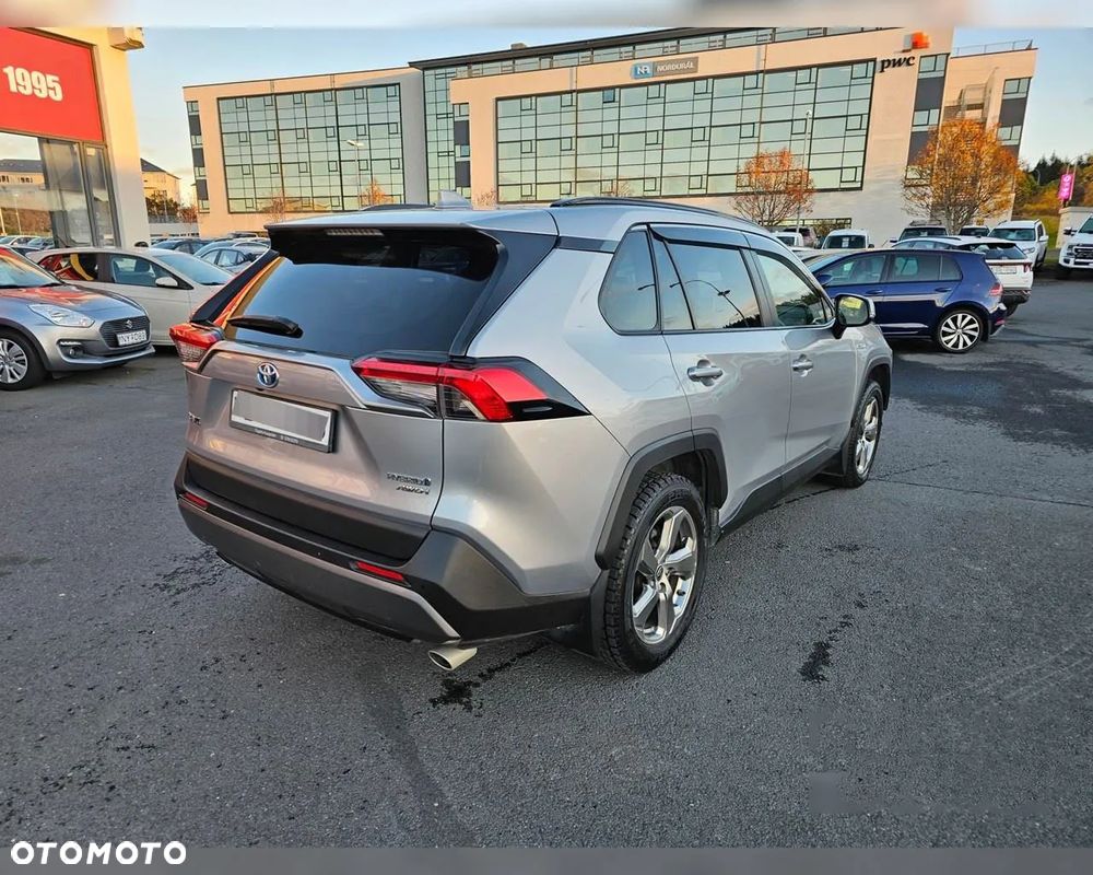 Toyota RAV4 - 6