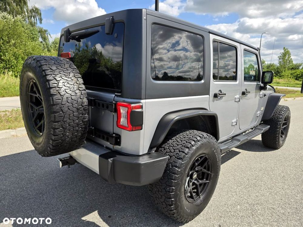 Jeep Wrangler 3.6 Unlim Sahara - 38