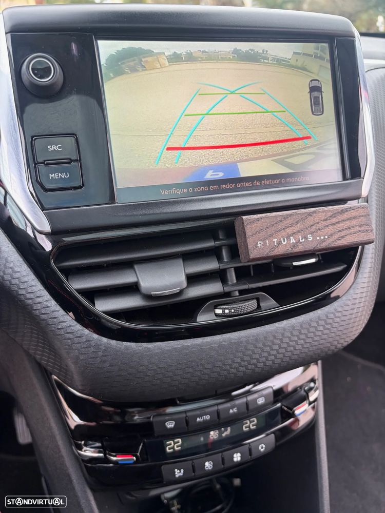 Peugeot 2008 1.2 PureTech Allure EAT6 - 2