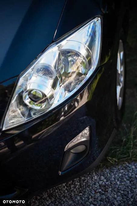 Toyota Auris 1.8 HSD Luna - 31