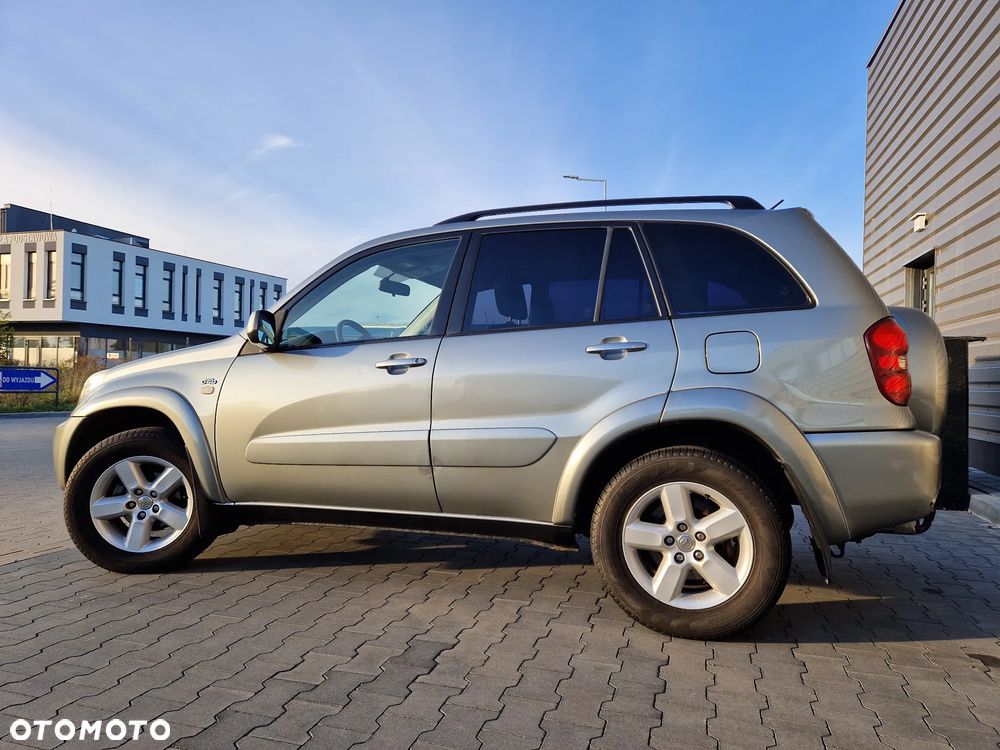 Toyota RAV4 2.0 D-4D 4x4 - 2