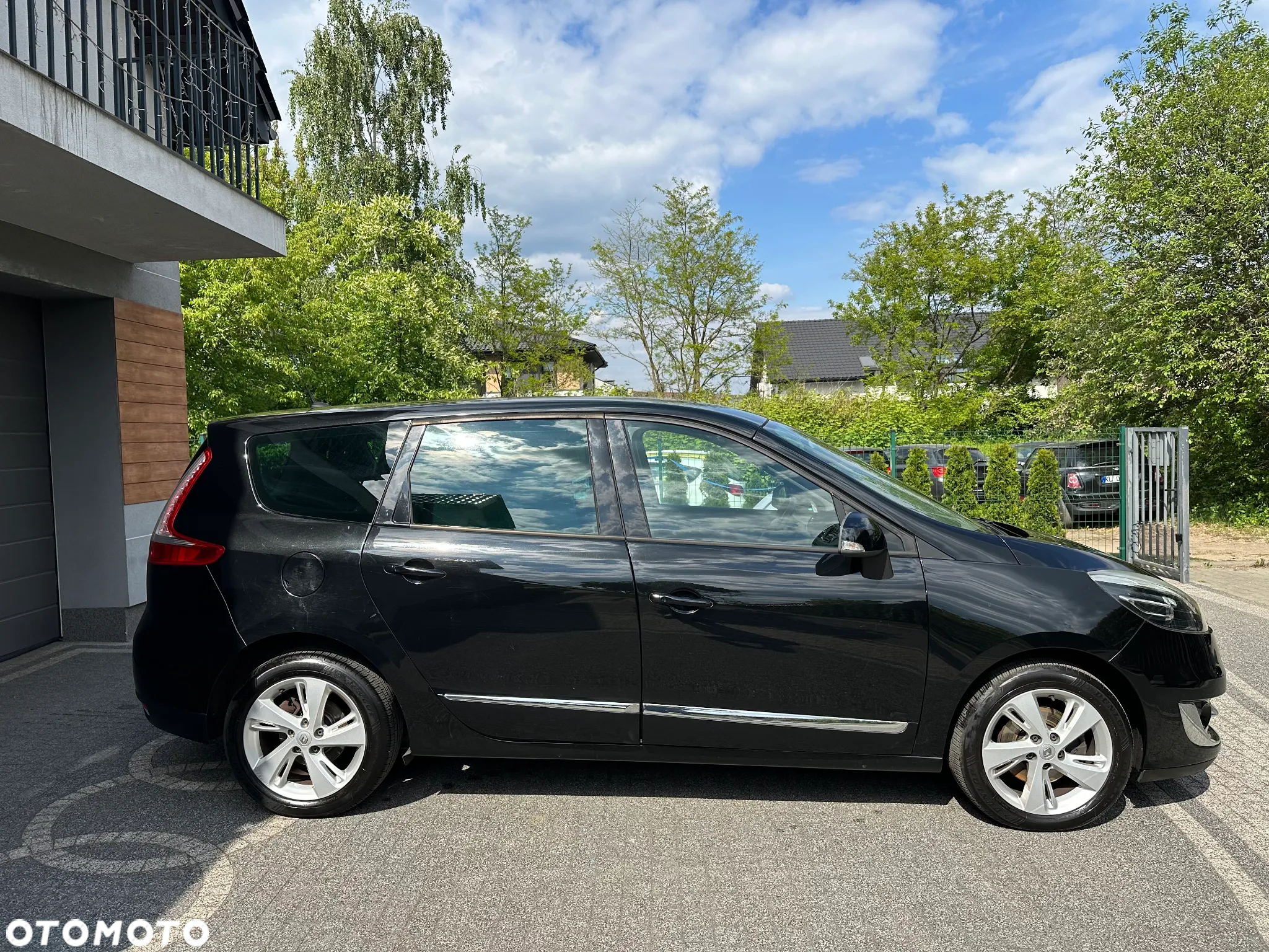 Renault Grand Scenic - 17