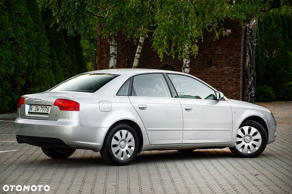 Audi A4 Limousine 1.6 - 18