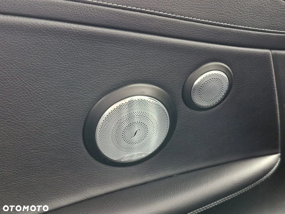 Mercedes-Benz Klasa C 200 4MATIC 9G-TRONIC - 32