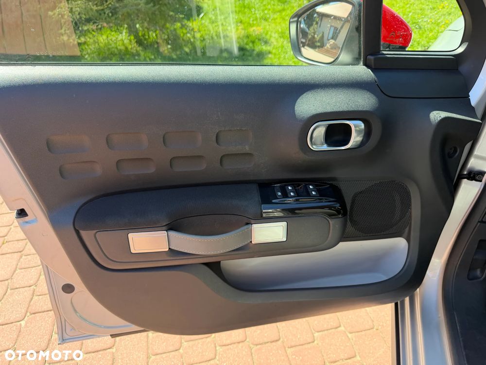 Citroën C3 1.2 PureTech Shine - 21