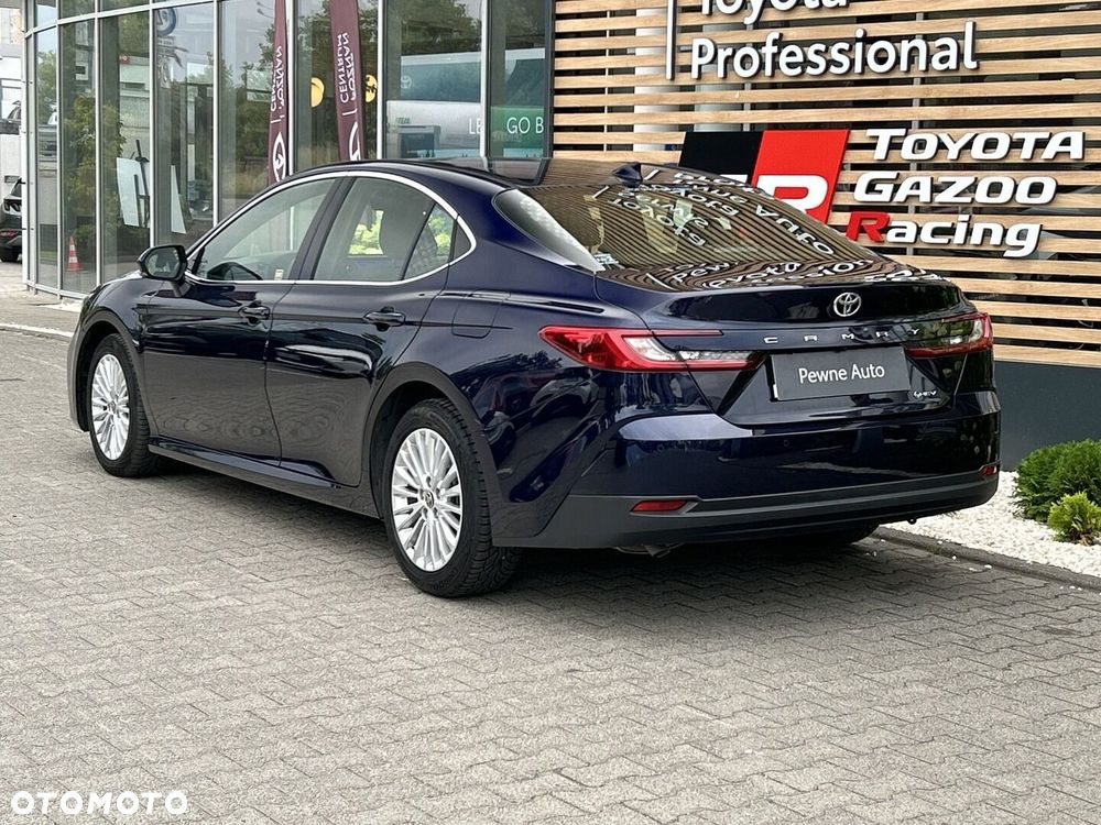 Toyota Camry - 3