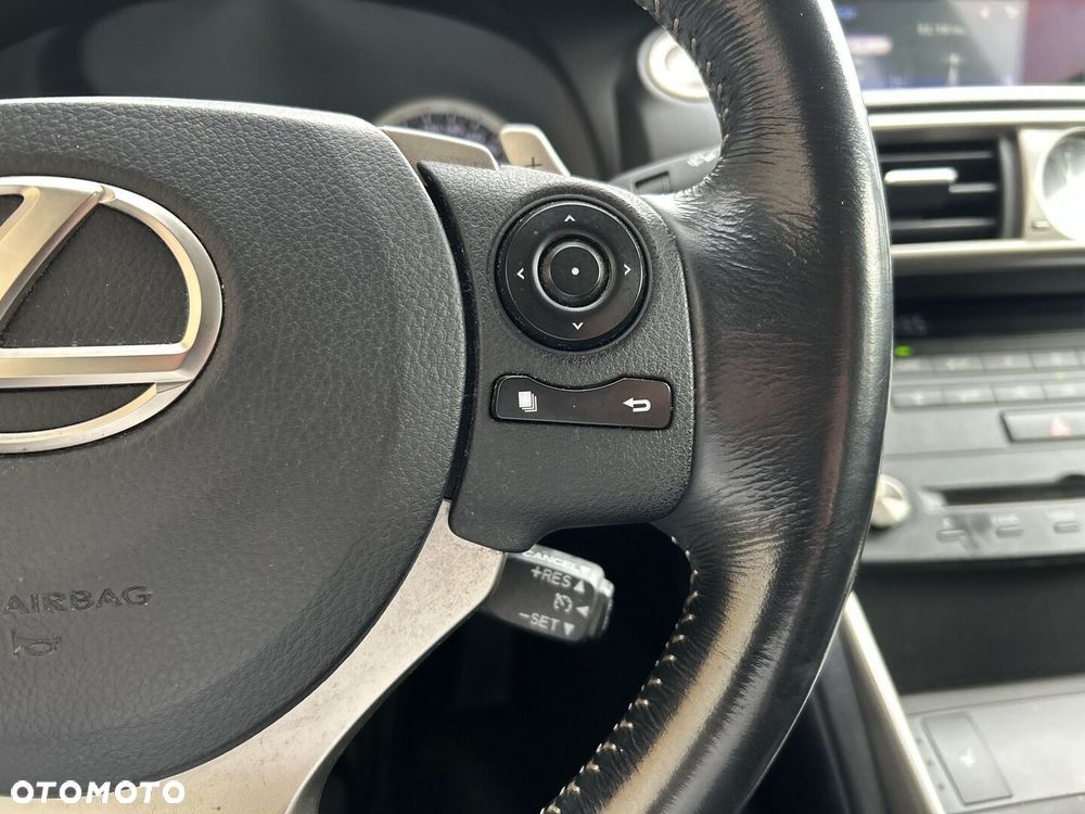 Lexus IS 200t Elite - 15