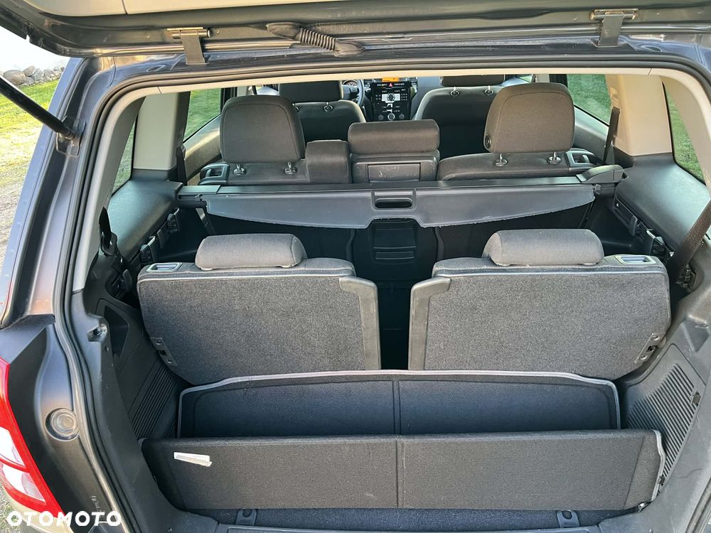 Opel Zafira 1.8 Cosmo - 38