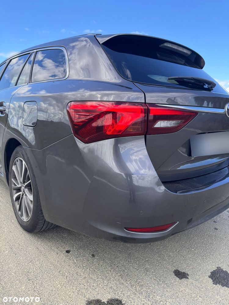 Toyota Avensis 2.0 D-4D Premium - 7