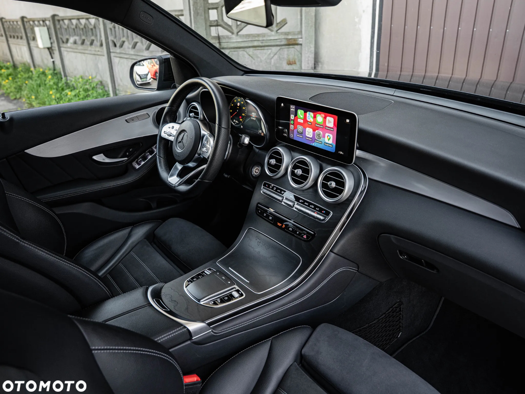 Mercedes-Benz GLC 200 4Matic 9G-TRONIC AMG Line Plus - 26