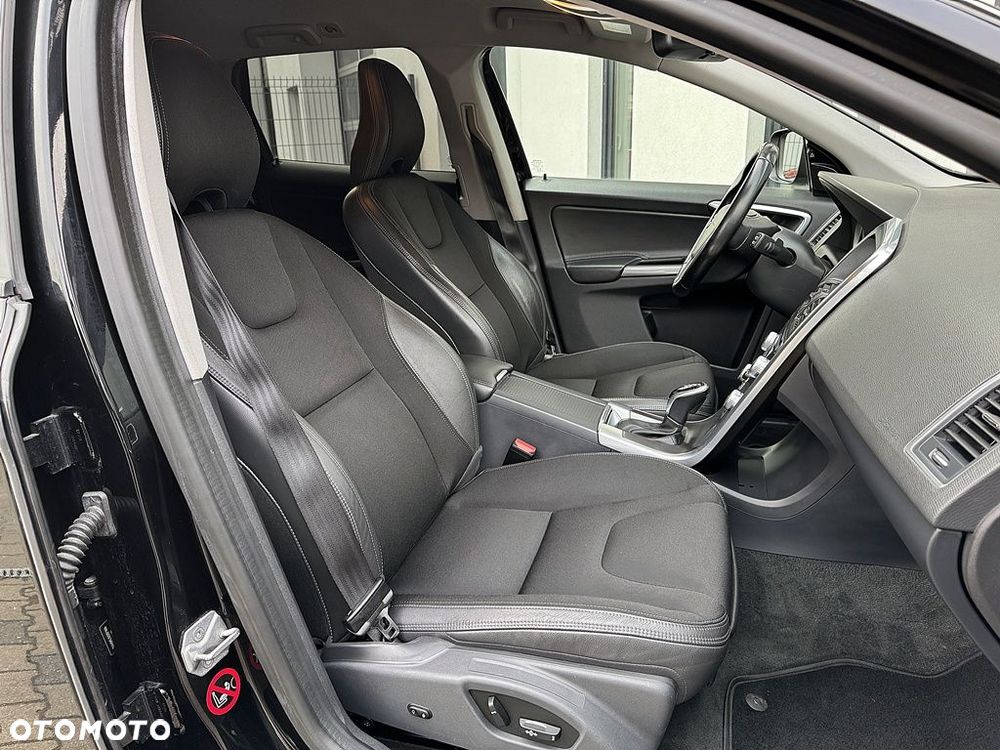 Volvo XC 60 T5 Drive-E Momentum - 12