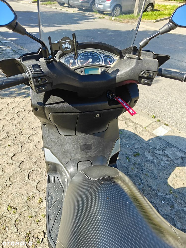 Yamaha X-max - 17