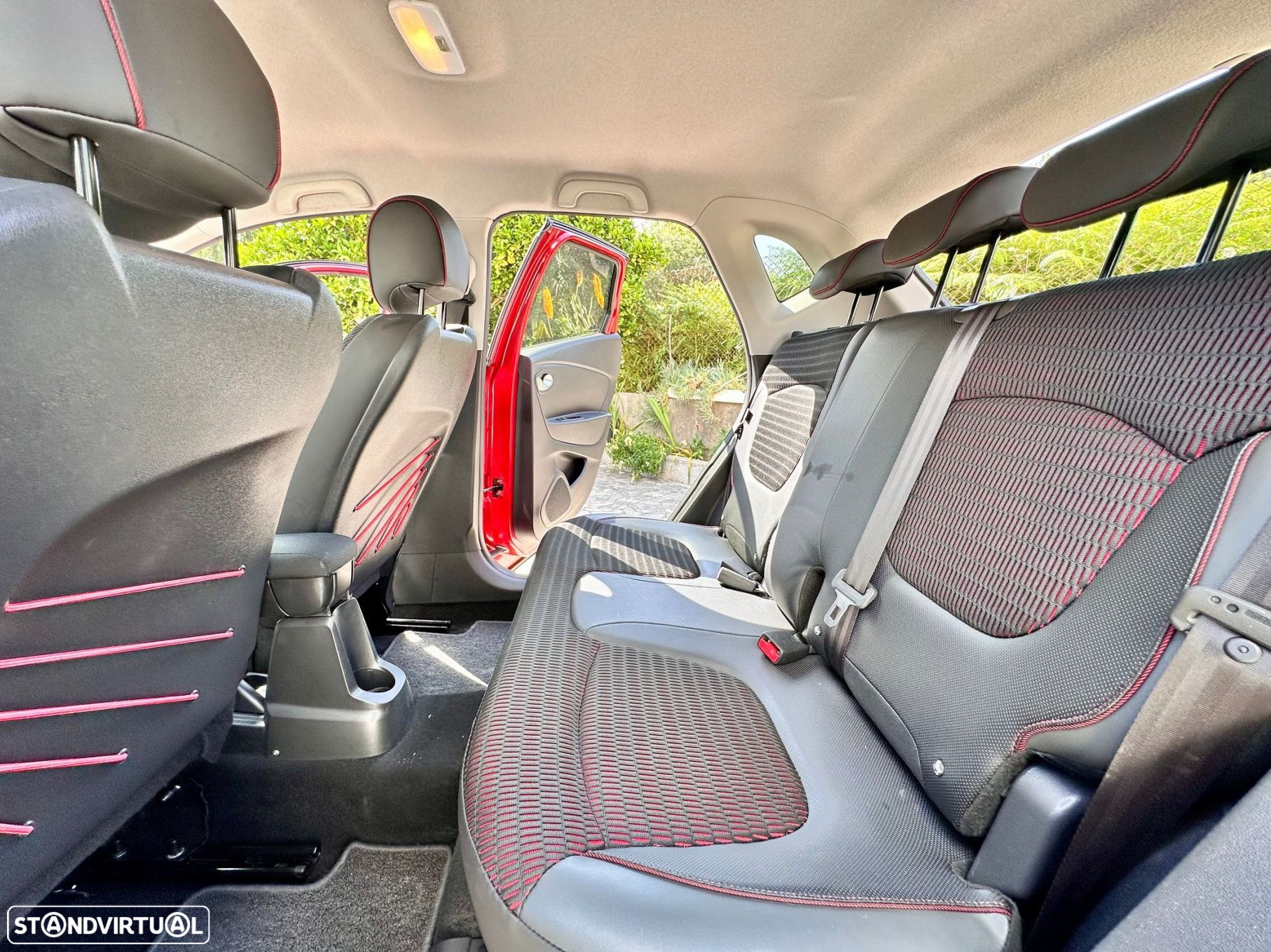 Renault Captur 1.2 TCe Exclusive XMOD - 8