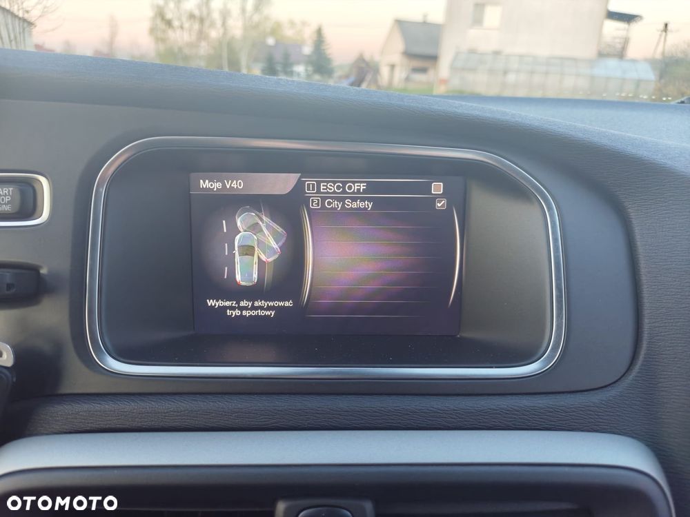 Volvo V40 D2 Momentum - 23