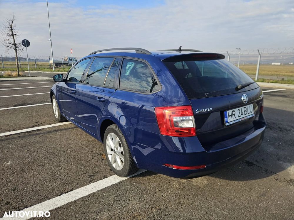 Skoda Octavia 1.6 TDI DSG Style - 9