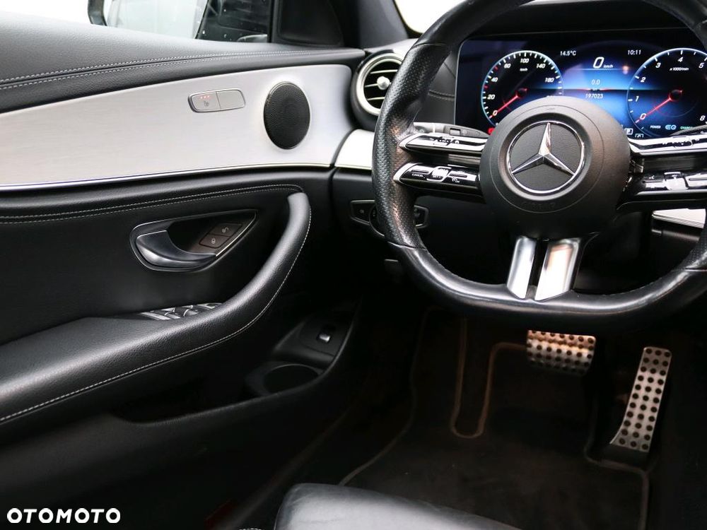 Mercedes-Benz Klasa E 200 9G-TRONIC AMG Line - 12