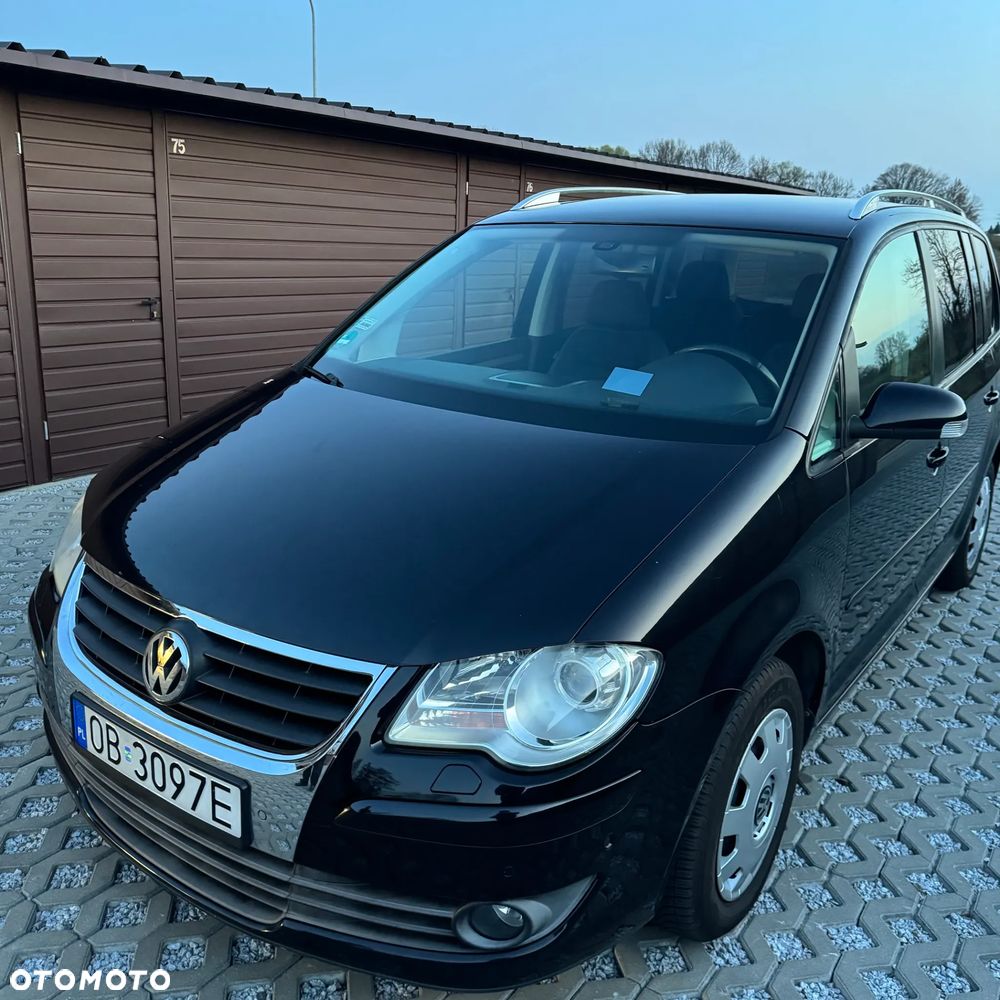 Volkswagen Touran 1.4 TSI Trendline DSG - 2