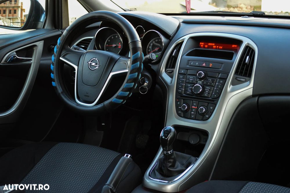 Opel Astra 1.6 Sport - 22