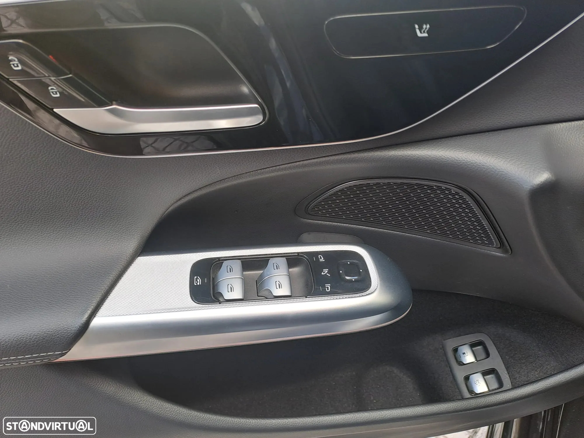 Mercedes-Benz E 300 e AMG Line - 11