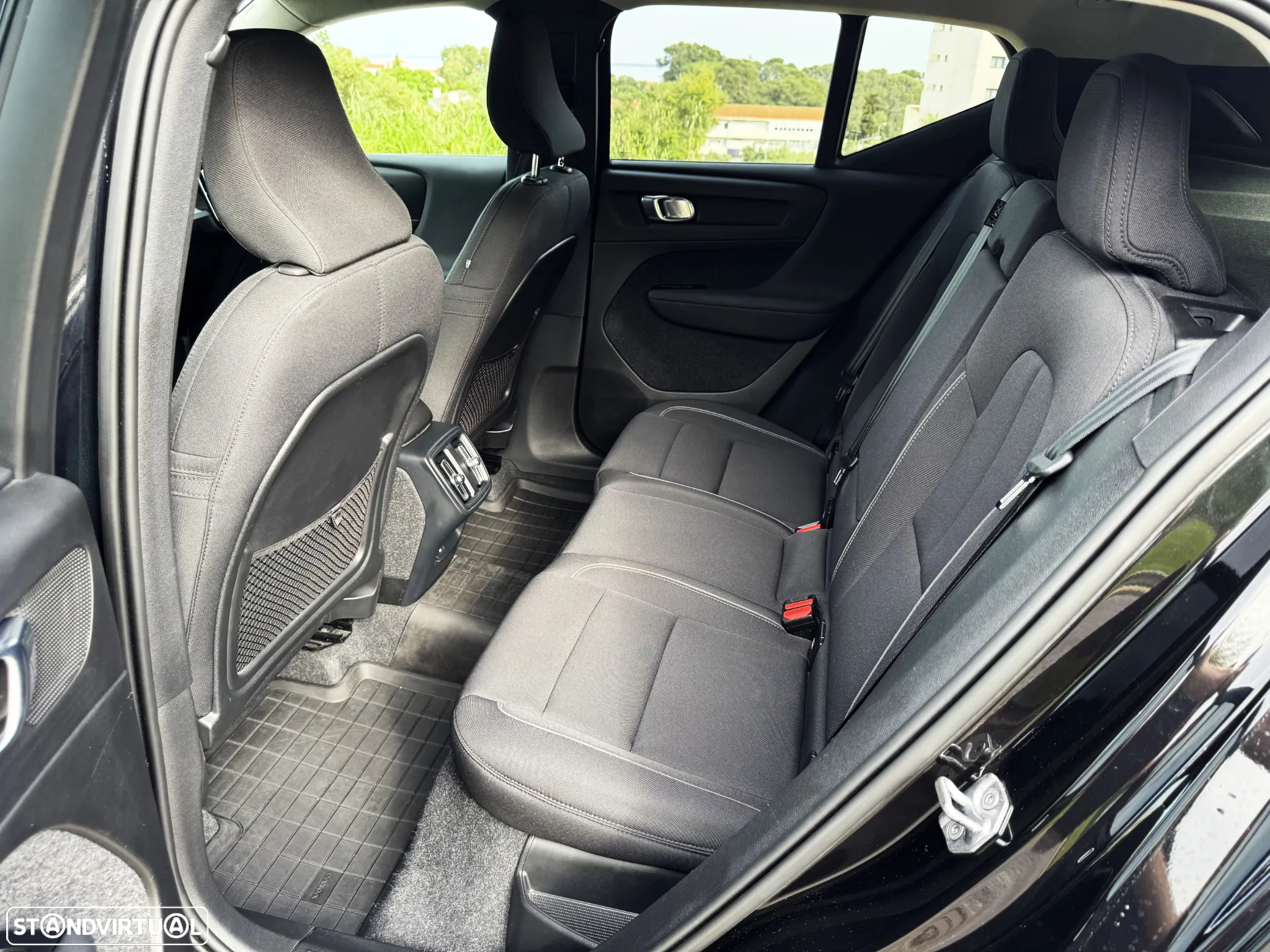 Volvo XC 40 1.5 T3 Momentum Geartronic - 15