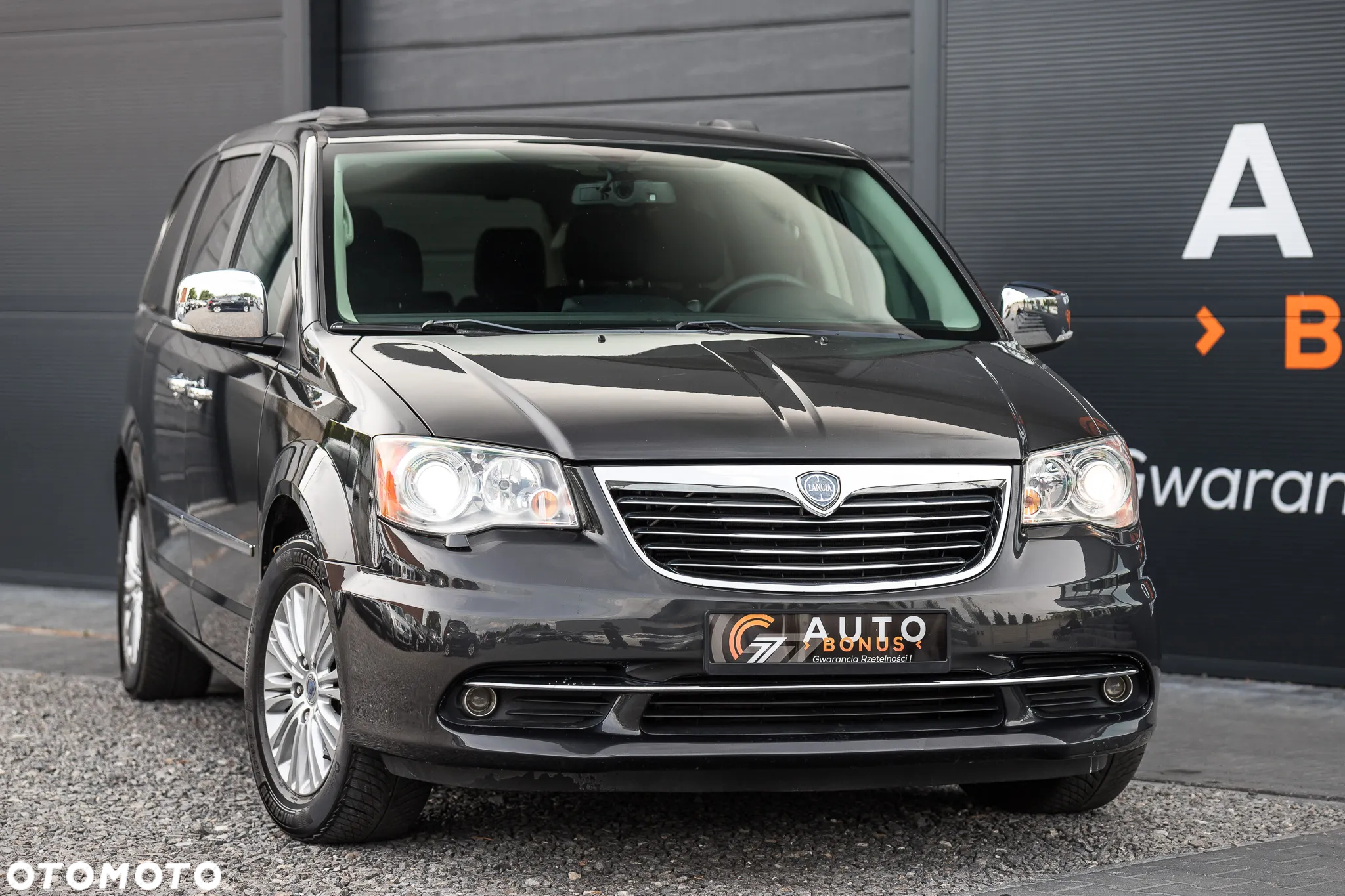 Lancia Voyager - 7
