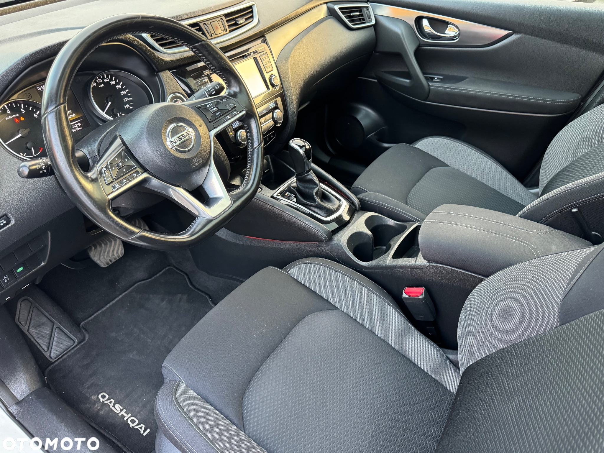 Nissan Qashqai 1.2 DIG-T Xtronic N-Connecta - 10