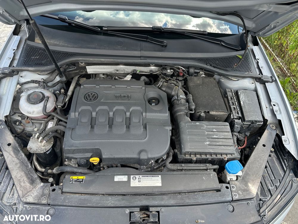 Volkswagen Passat 2.0 TDI DSG Comfortline - 11