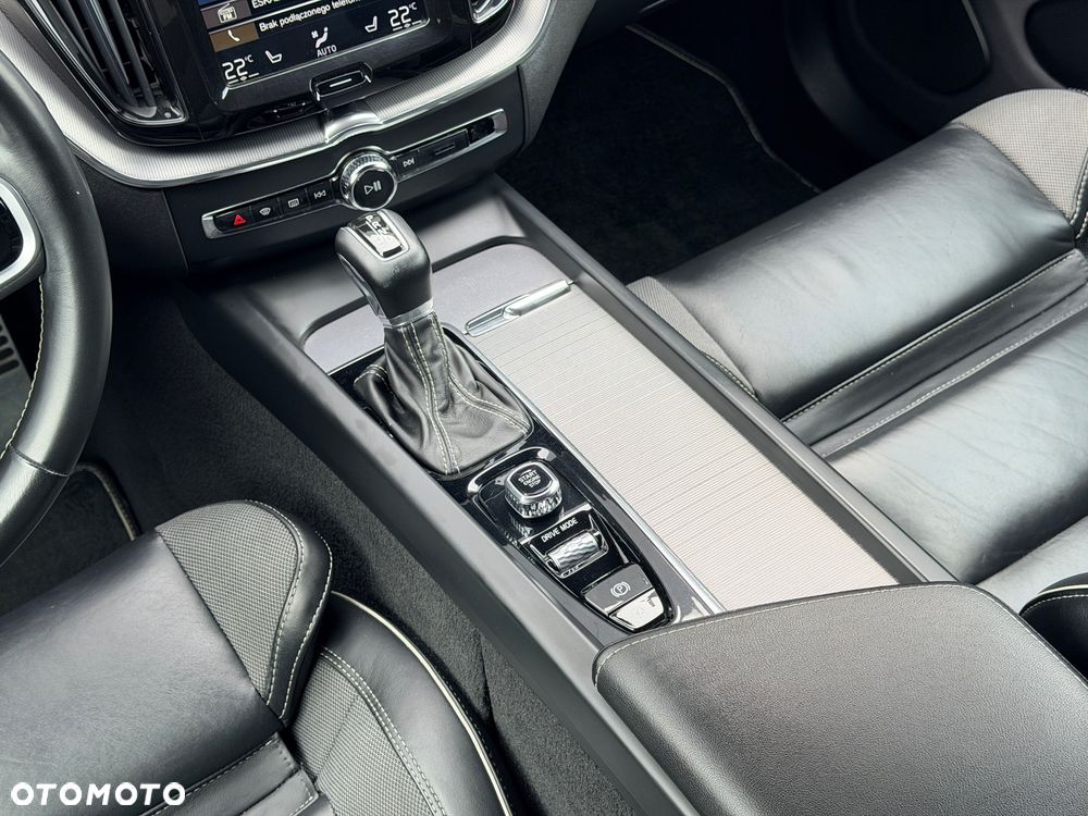 Volvo XC 60 T4 R-Design - 14
