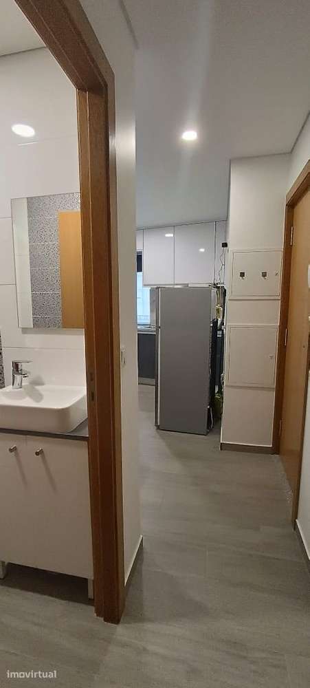 T1 equipado e mobilado no centro do Porto - Grande imagem: 3/7