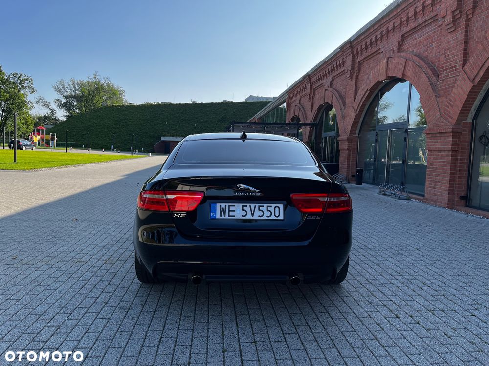 Jaguar XE 25t Prestige - 17