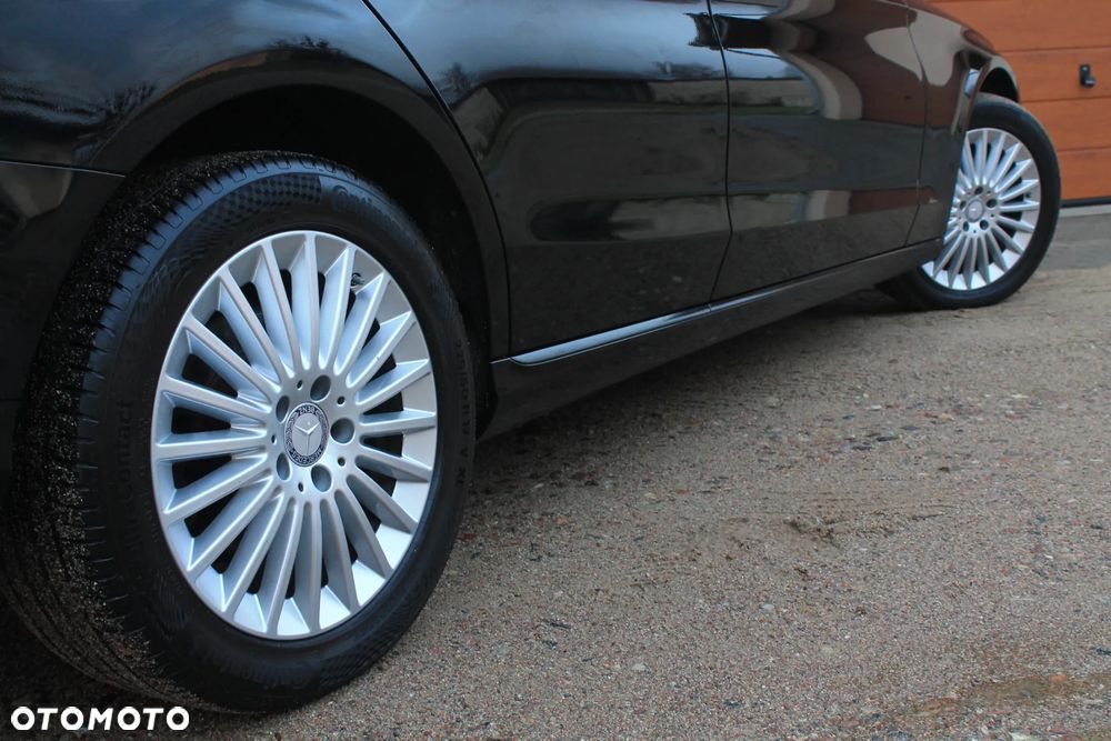 Mercedes-Benz Klasa C 200 4-Matic 9G-TRONIC - 32