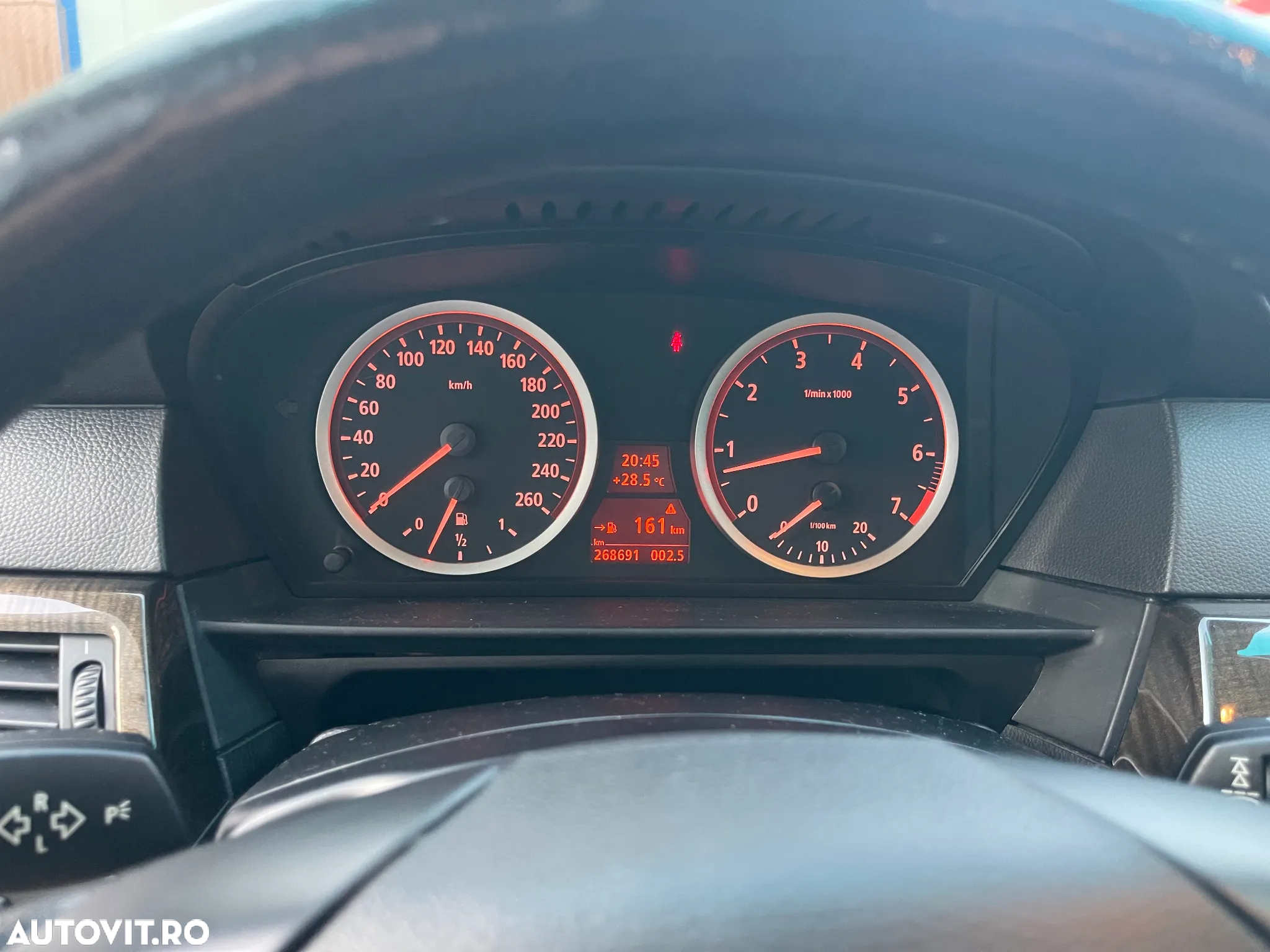 BMW Seria 5 520i - 8