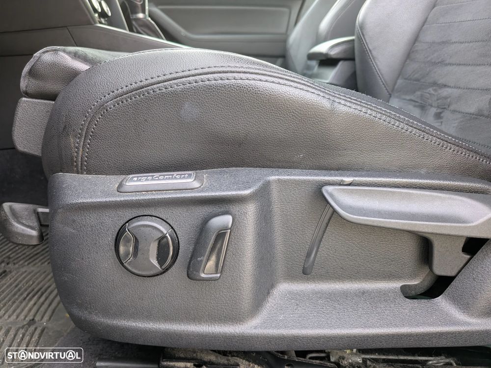 VW Passat Variant 2.0 TDi Highline DSG - 4