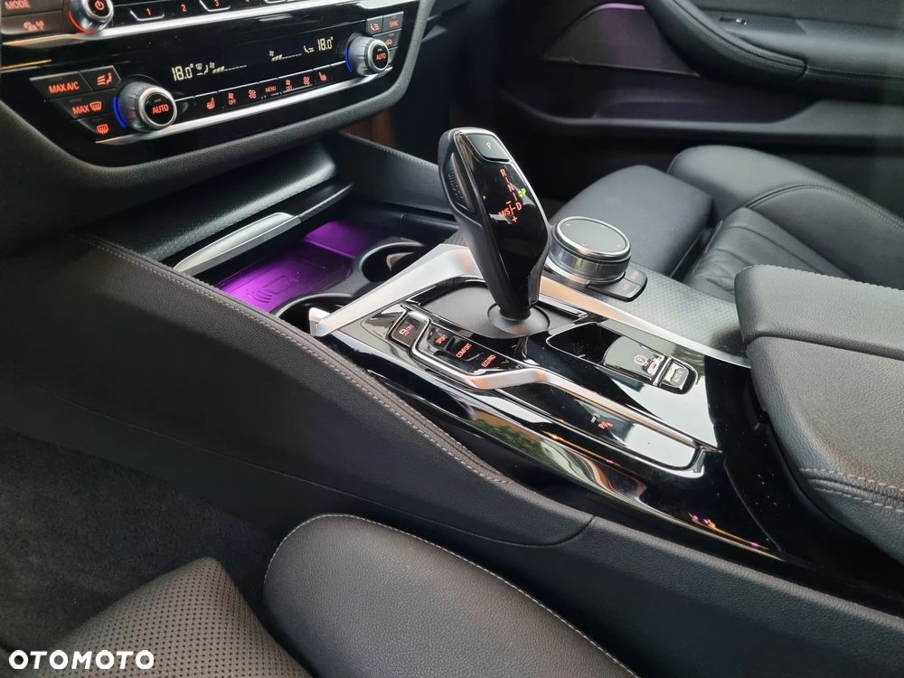 BMW Seria 5 520d xDrive MHEV M Sport sport - 7