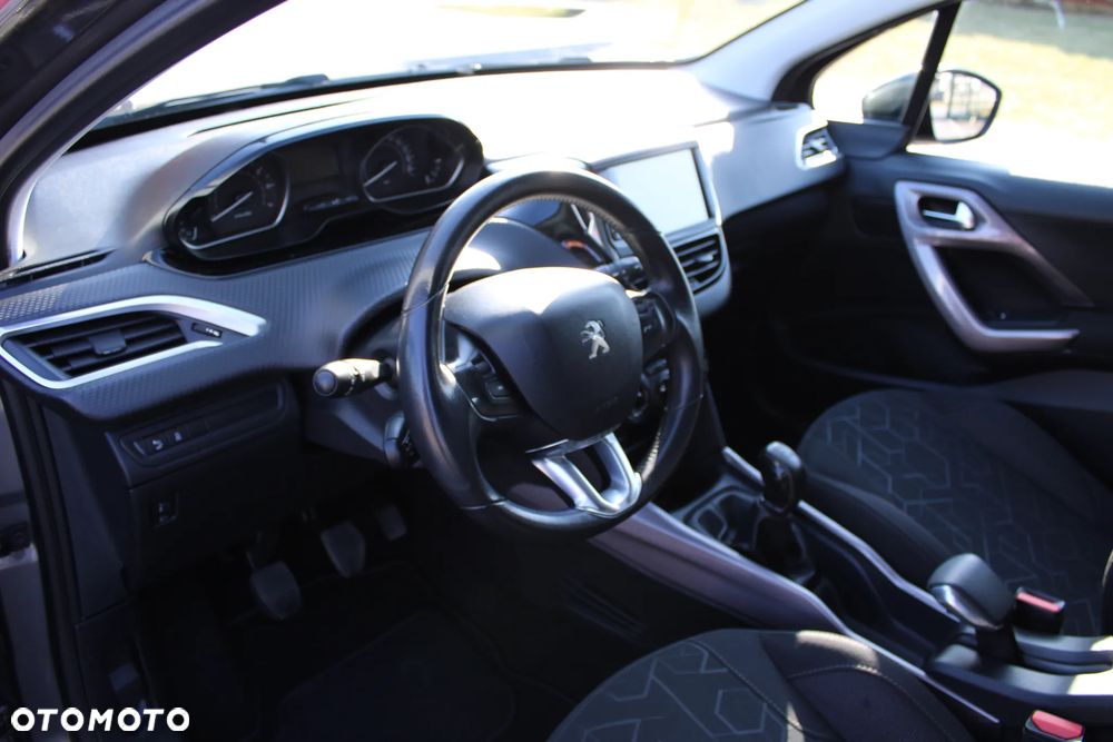 Peugeot 2008 1.2 VTi Allure - 19