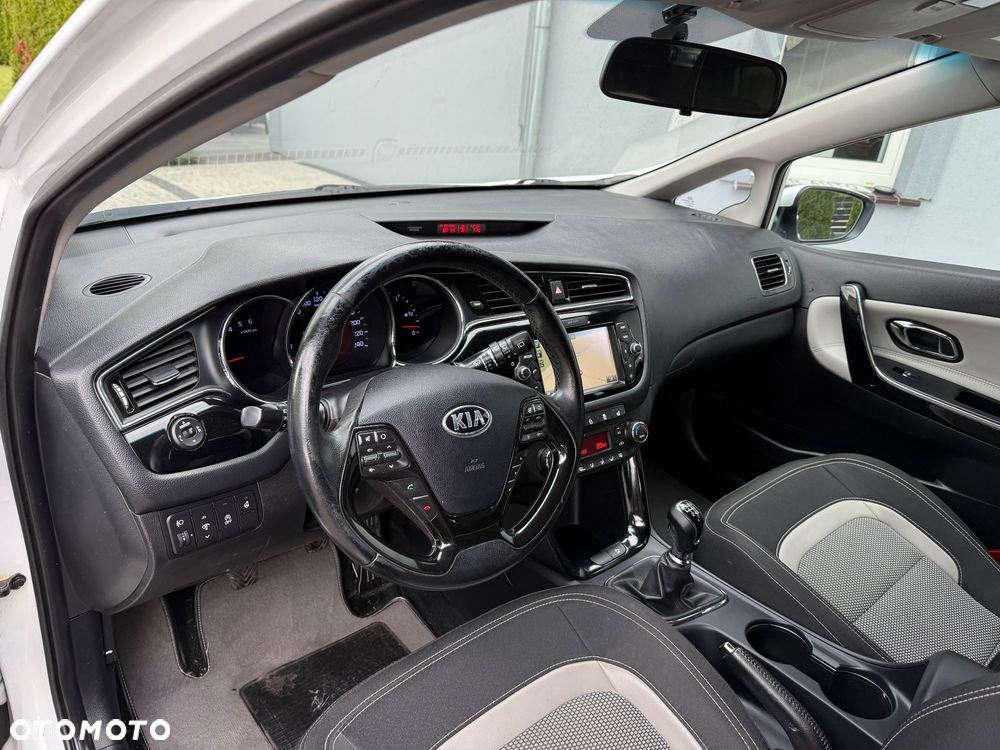Kia Ceed 1.6 CRDi 136 ISG SW Spirit - 9