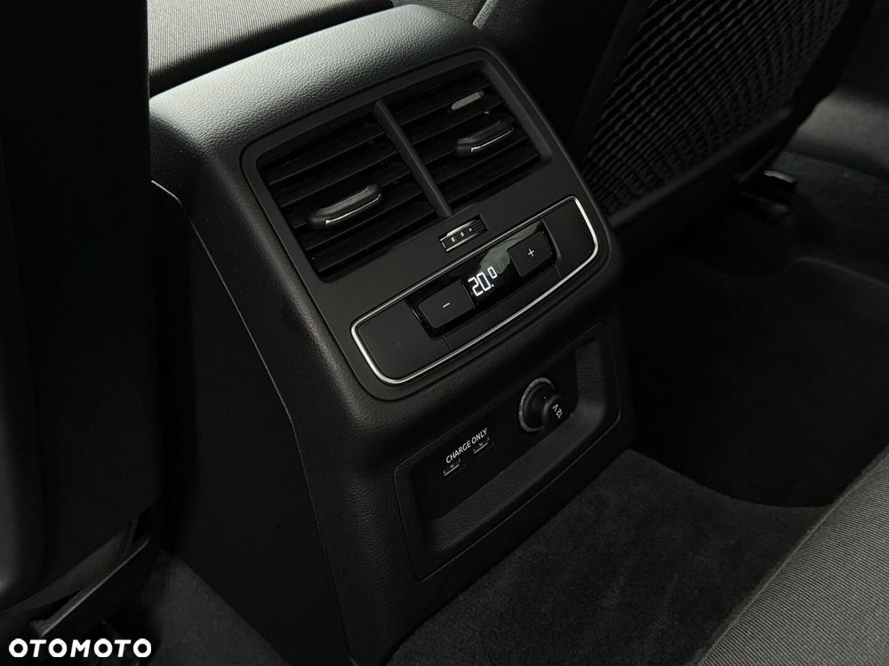 Audi A4 Limousine - 16