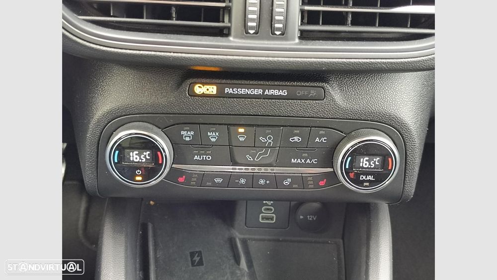 Ford Focus 1.0 EcoBoost MHEV ST-Line - 17