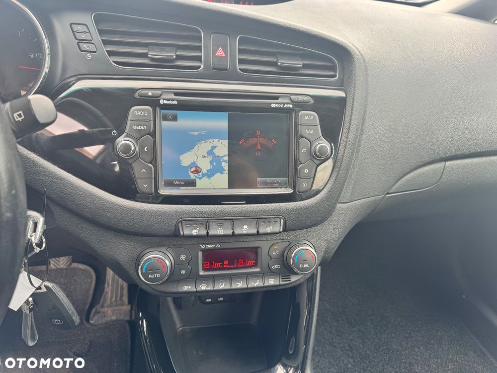 Kia Ceed 1.4 CVVT ISG Dream Team Edition - 24