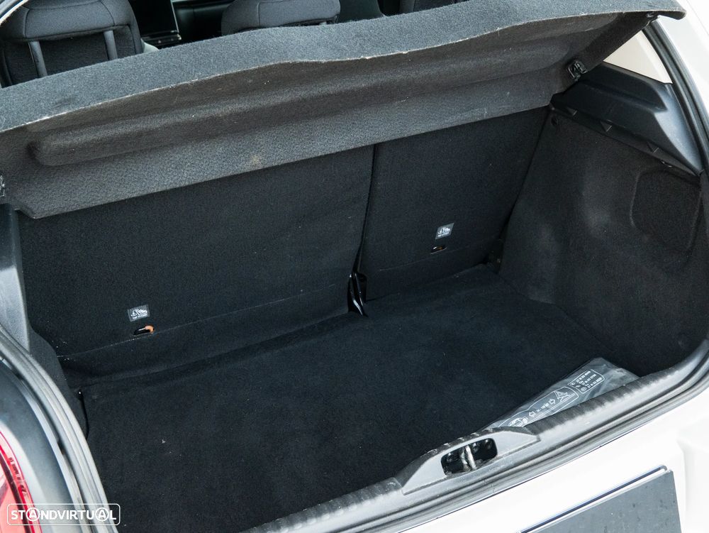 Citroën C3 1.2 PureTech Shine - 33