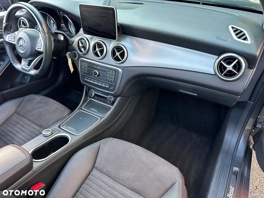 Mercedes-Benz CLA 200 d 7G-DCT AMG Line - 11