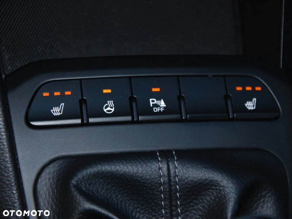 Kia Rio - 4