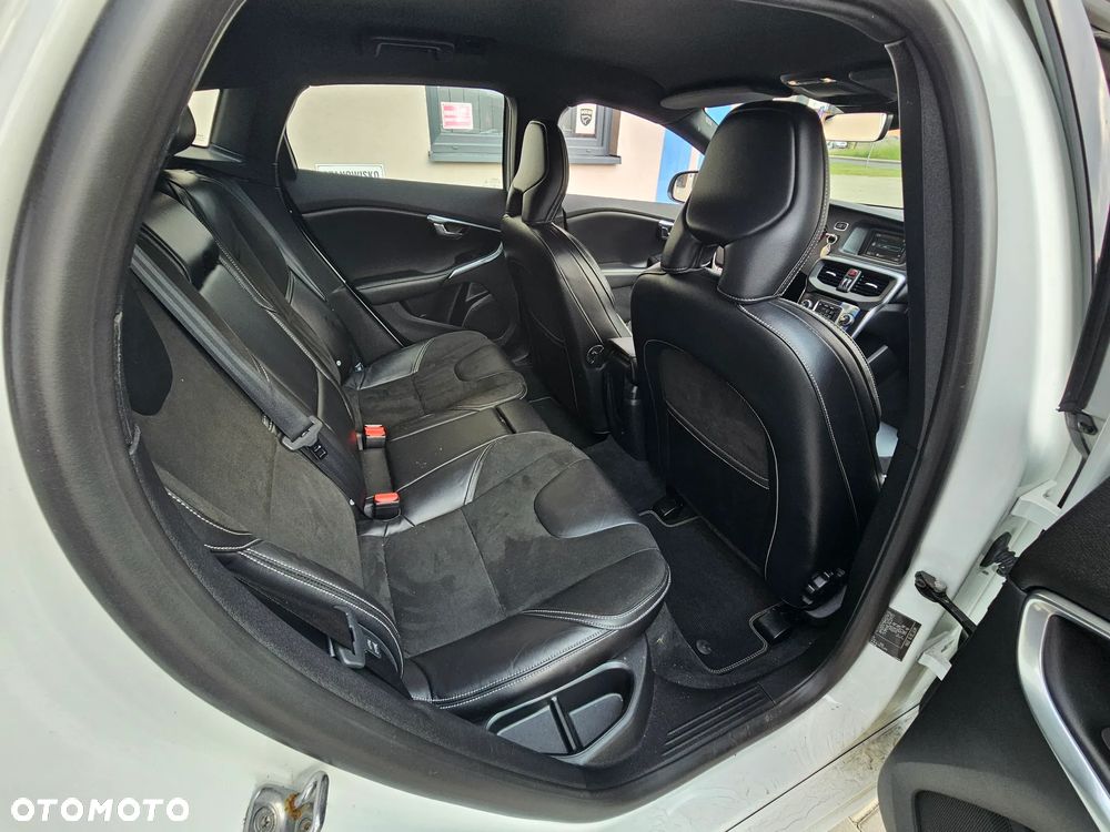 Volvo V40 D4 Drive-E R-Design Summum - 22